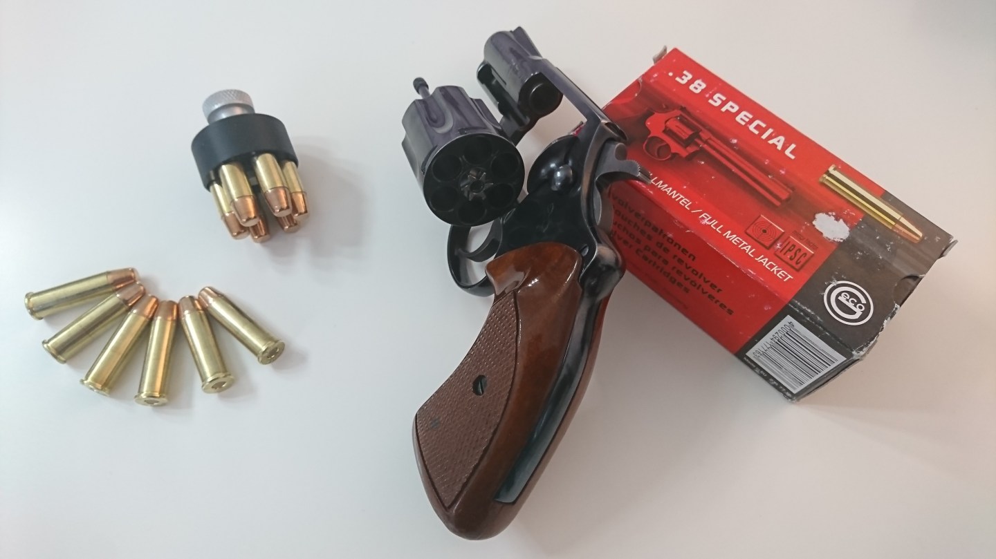Deciji Rervolver Intro Revolver |2 – Cum functioneaza un revolver – arme vechi